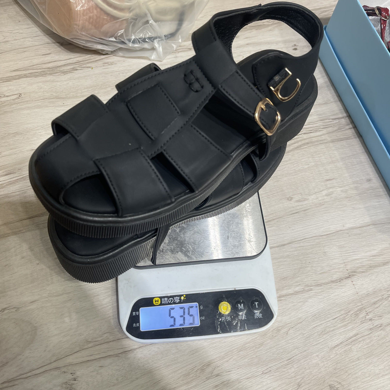 Anmutige Orthopädische Sandalen für modernen Look