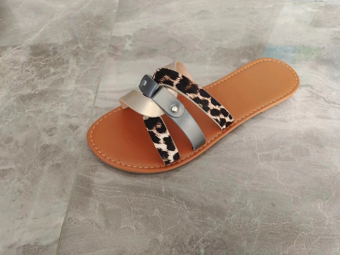 Klassische Orthopädische Sandalen mit zeitlosem Stil