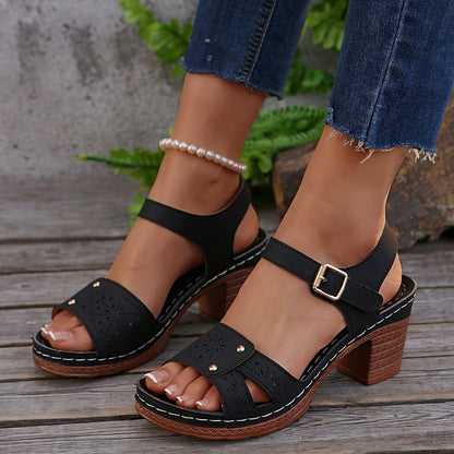 Anmutige Orthopädische Sandalen für modernen Look