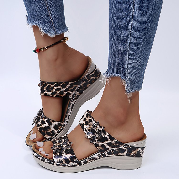 Schicke Orthopädische Sandalen mit einzigartigem Design