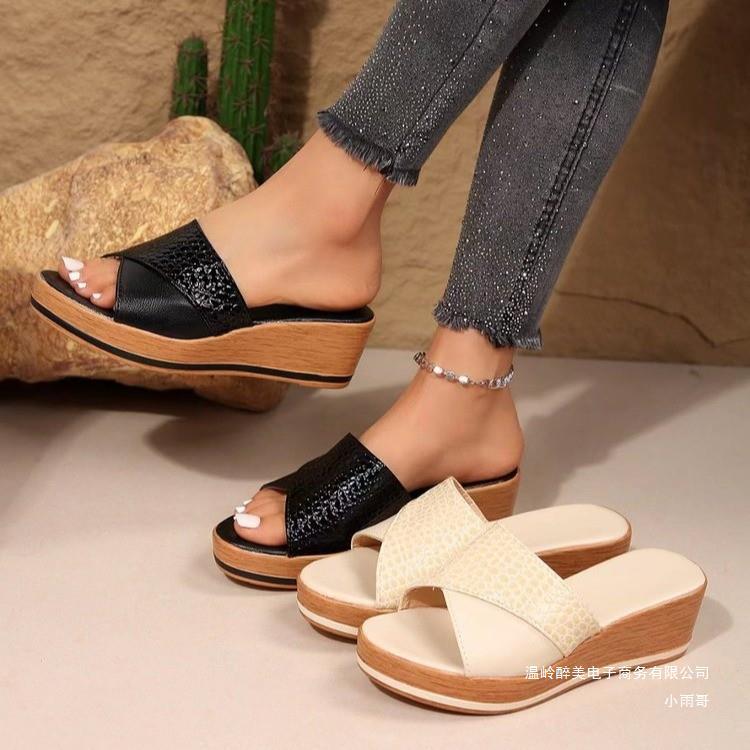 Klassische Orthopädische Sandalen mit zeitlosem Stil