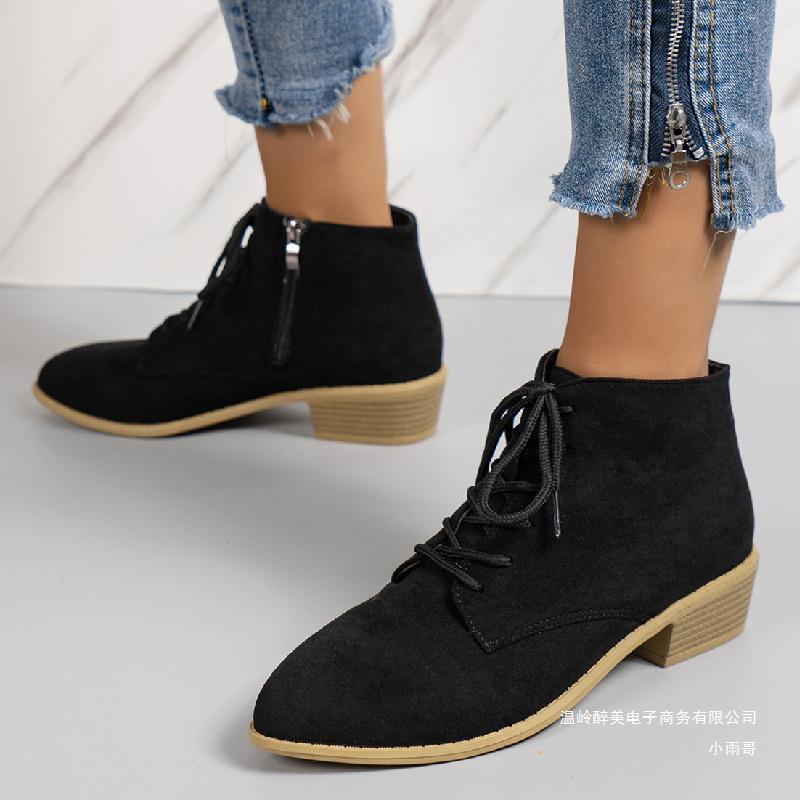 Schicke Orthopädische Stiefel mit einzigartigem Design