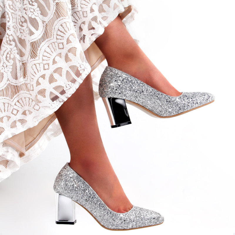 Schicke Orthopädische Schuhe mit einzigartigem Design