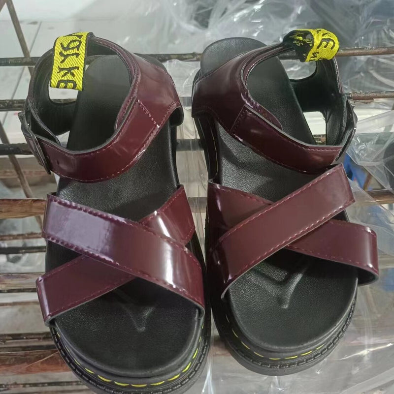Anmutige Orthopädische Sandalen für modernen Look