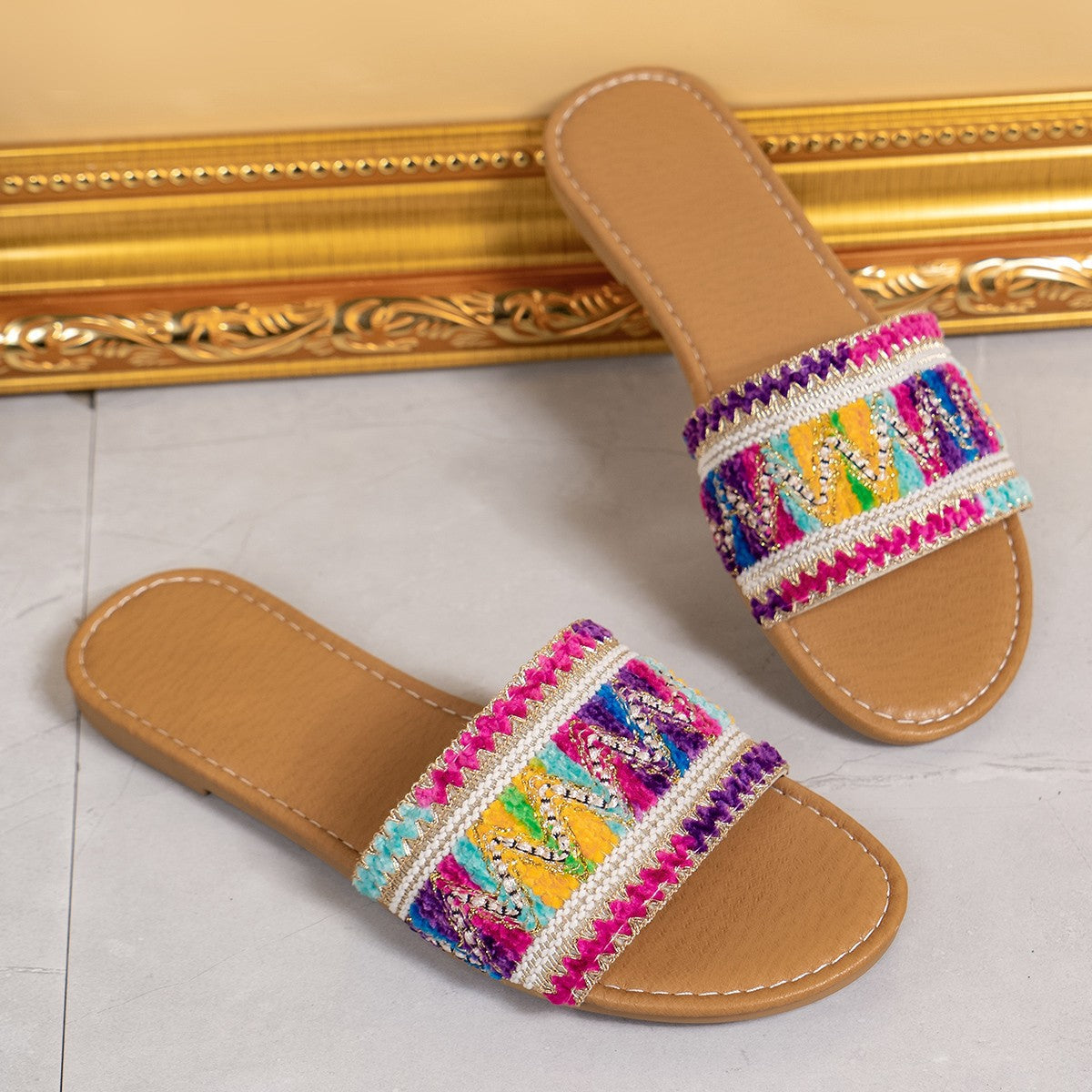 Anmutige Orthopädische Sandalen für modernen Look
