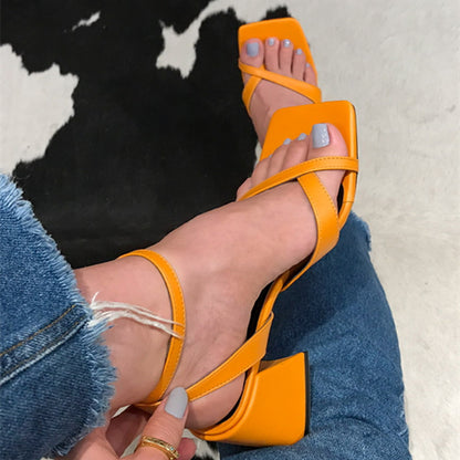 Anmutige Orthopädische Sandalen für modernen Look