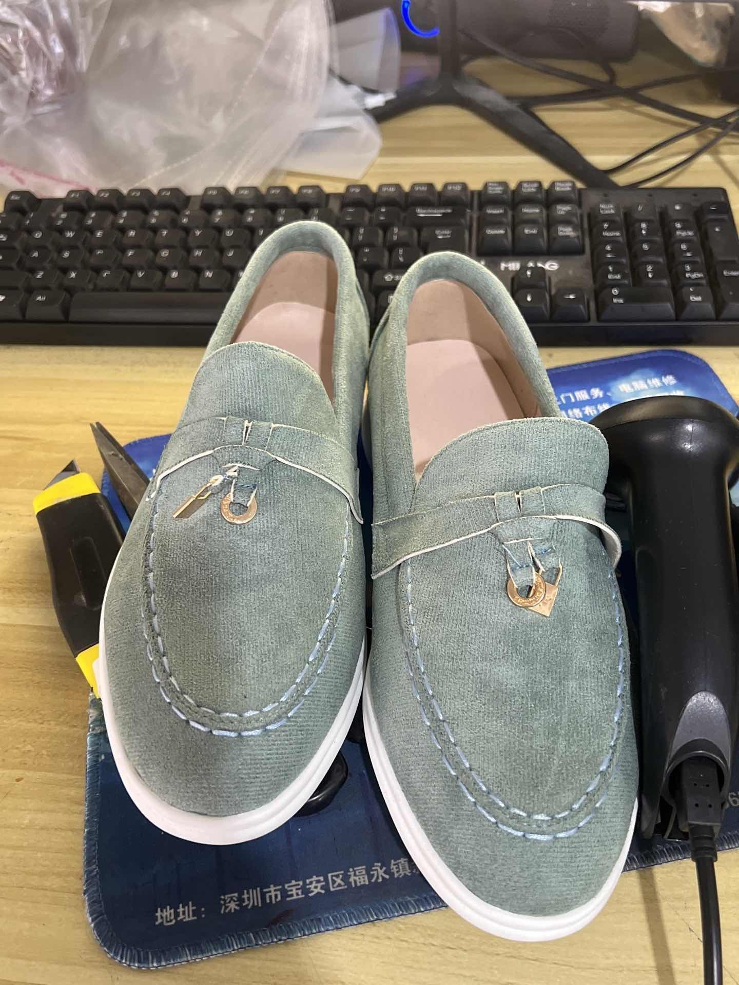 Schicke Orthopädische Schuhe mit einzigartigem Design