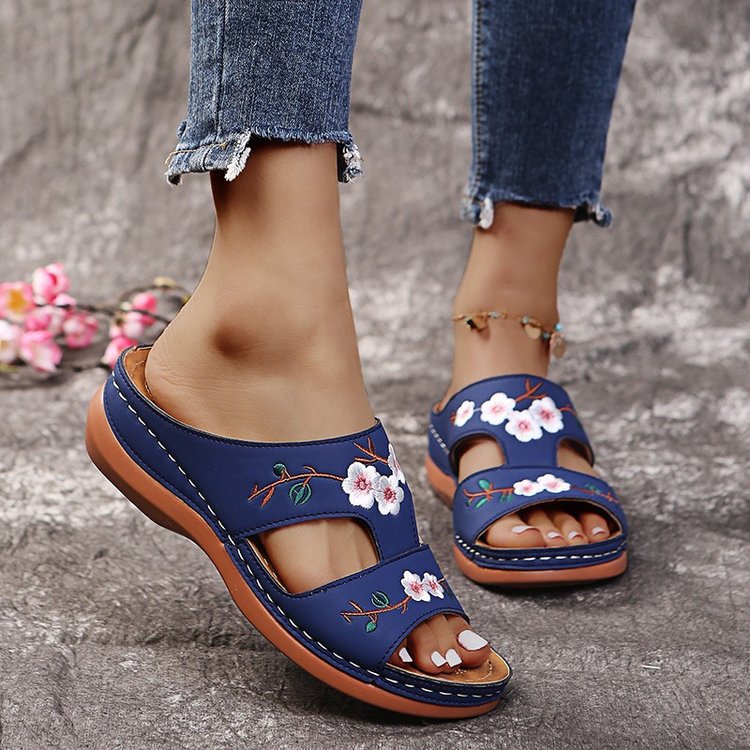 Anmutige Orthopädische Sandalen für modernen Look