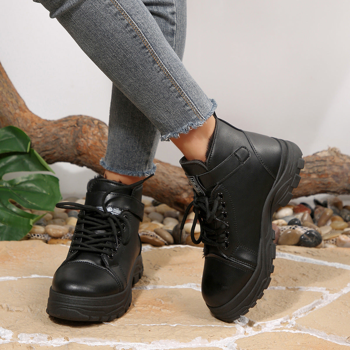 Schicke Orthopädische Stiefel mit einzigartigem Design