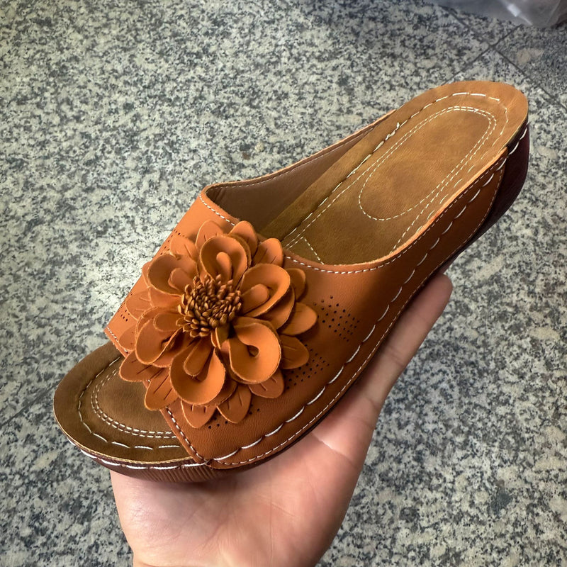 Anmutige Orthopädische Sandalen für modernen Look