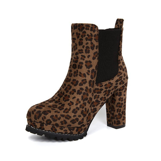 Klassische Orthopädische Stiefel mit zeitlosem Stil