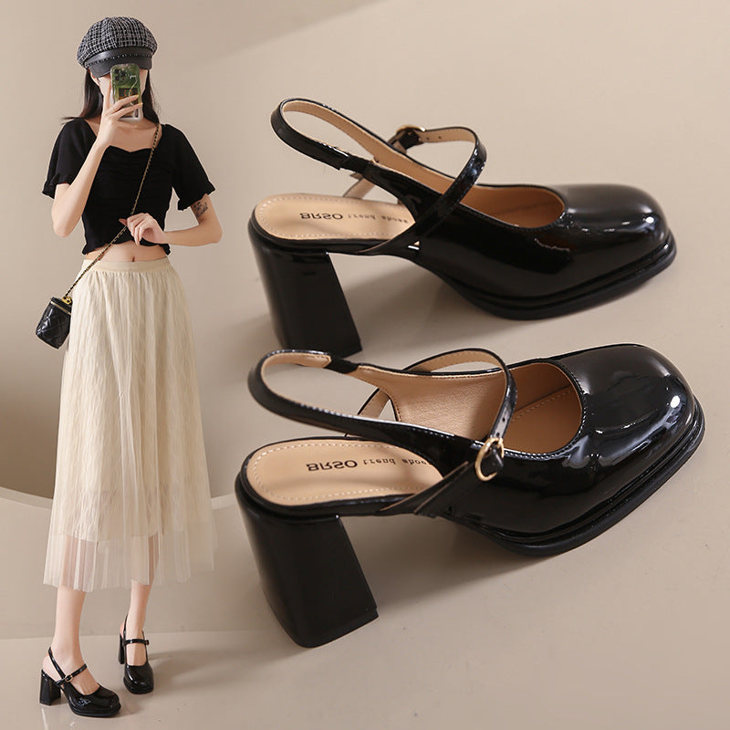 MW | Schuhe mit klobigem Absatz und verstellbarem Riemen