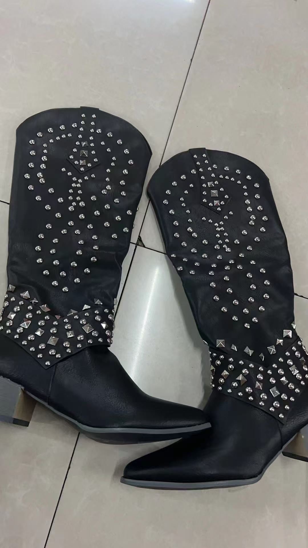 Schicke Orthopädische Stiefel mit einzigartigem Design