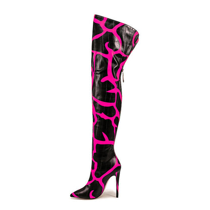 Anmutige orthopädische Stiefel für einen modernen Look