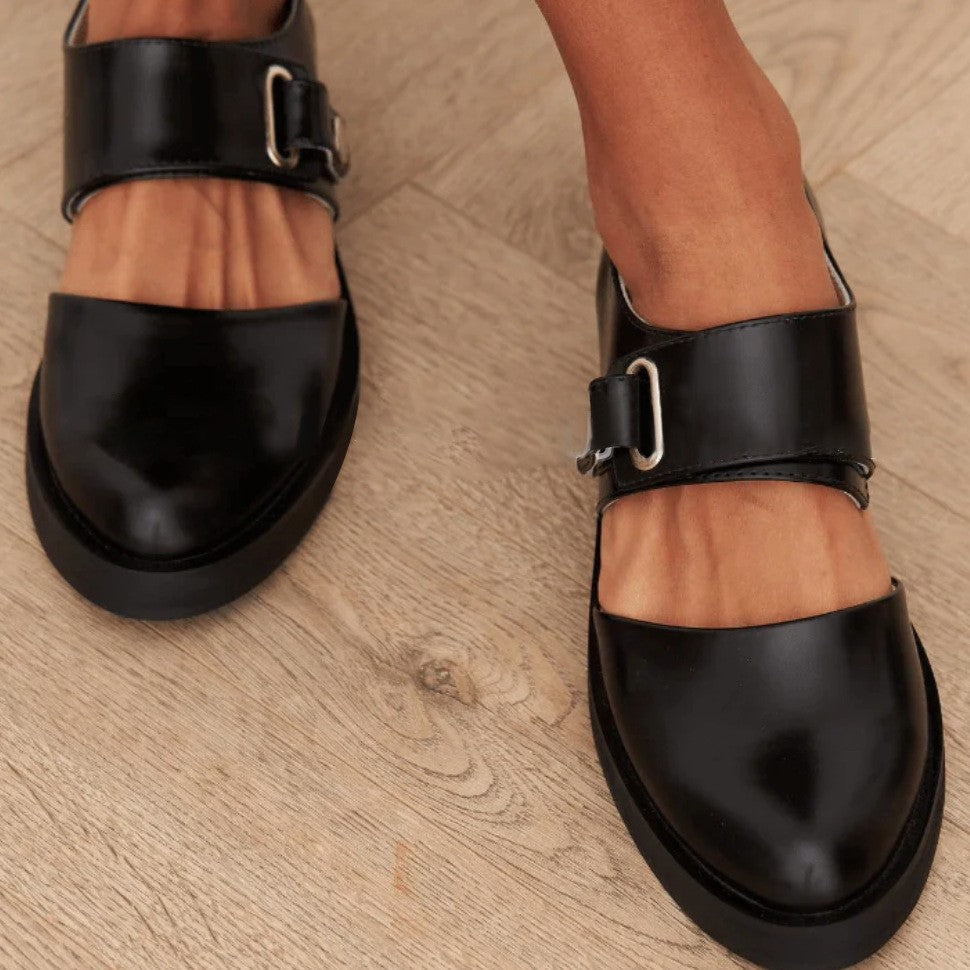 Klassische Orthopädische Schuhe mit zeitlosem Stil