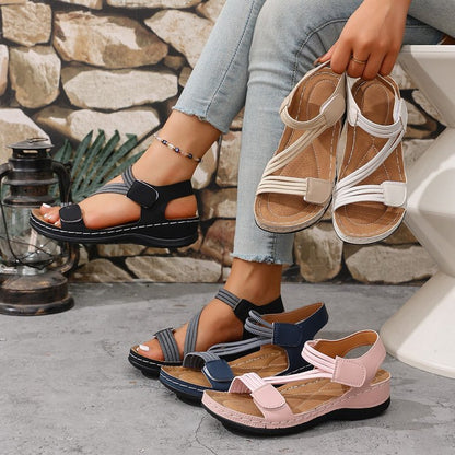 Anmutige Orthopädische Sandalen für modernen Look