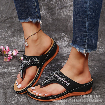 Anmutige Orthopädische Sandalen für modernen Look