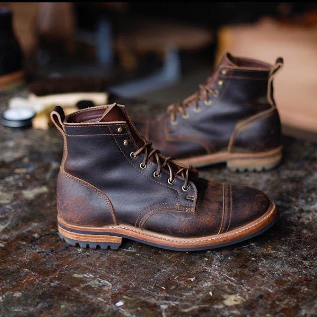 Vintage-inspirierte orthopädische Stiefel