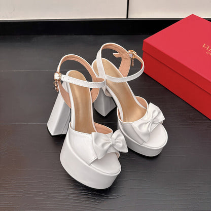 Anmutige Orthopädische Sandalen für modernen Look