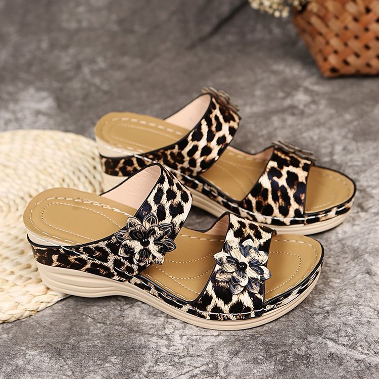 Klassische Orthopädische Sandalen mit zeitlosem Stil