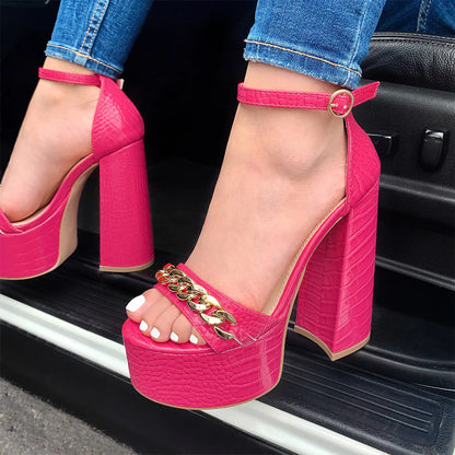 Anmutige Orthopädische Sandalen für modernen Look