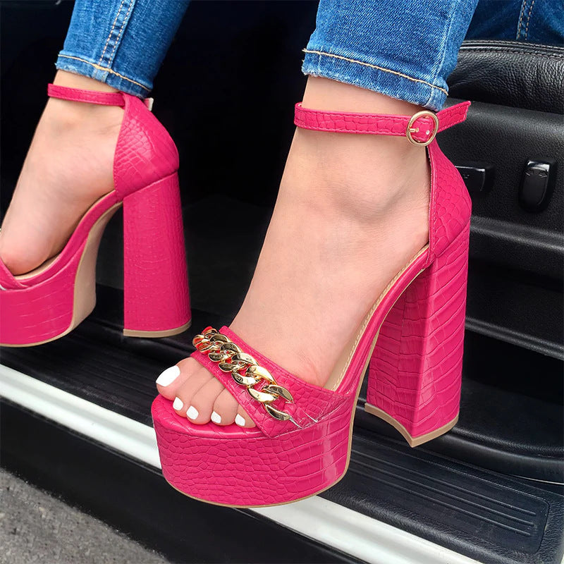 Anmutige Orthopädische Sandalen für modernen Look