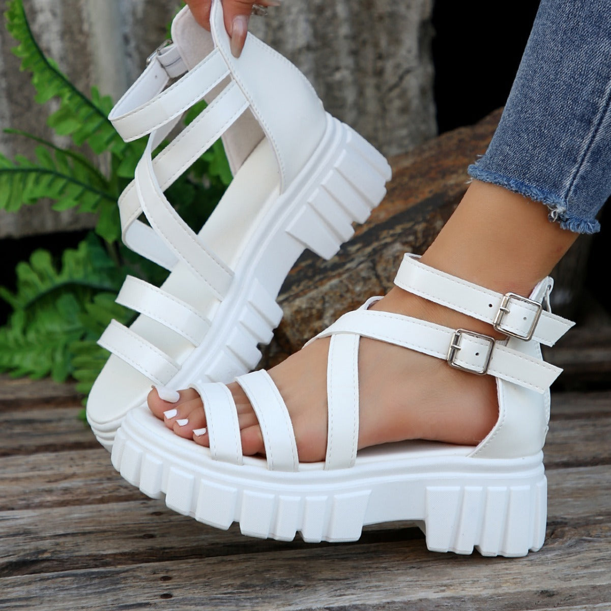 Anmutige Orthopädische Sandalen für modernen Look