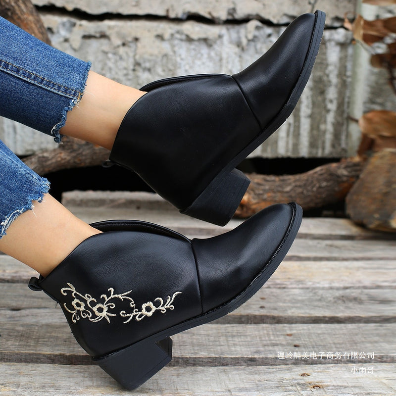 Klassische Orthopädische Stiefel mit zeitlosem Stil