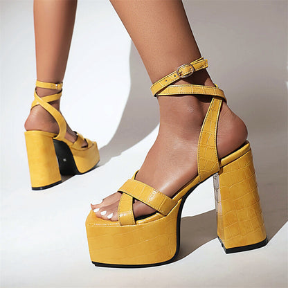 Anmutige Orthopädische Sandalen für modernen Look