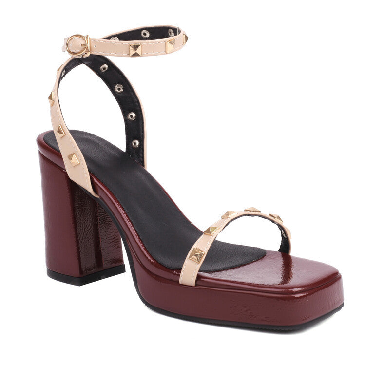 Klassische Orthopädische Sandalen mit zeitlosem Stil