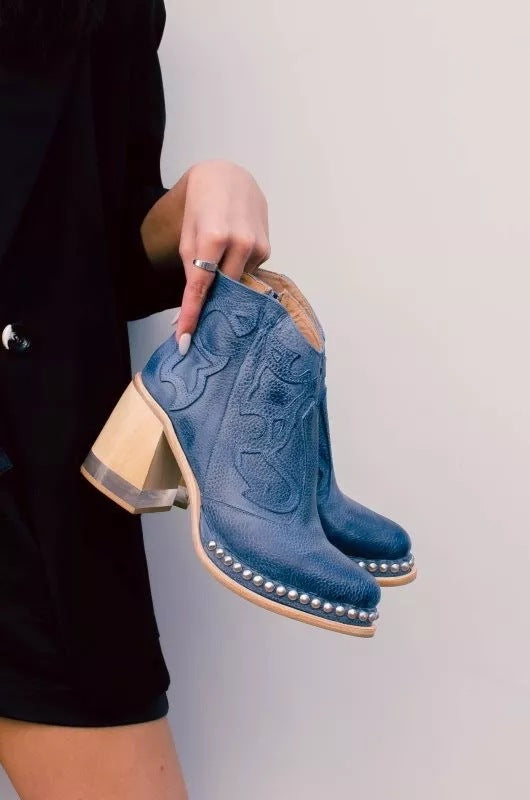 Anmutige Orthopädische Stiefel für modernen Look