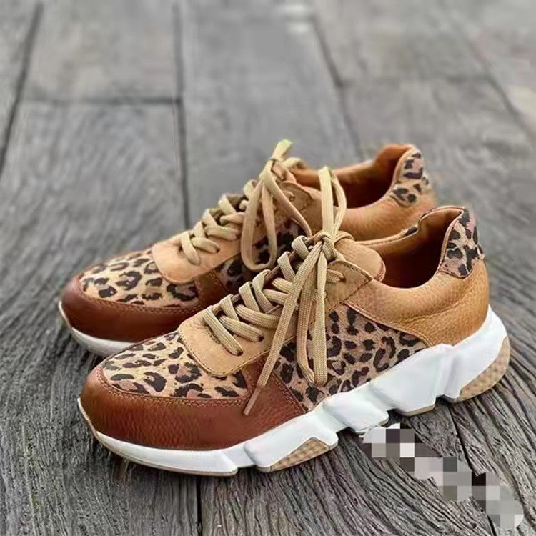 Klassische Orthopädische Schuhe mit zeitlosem Stil