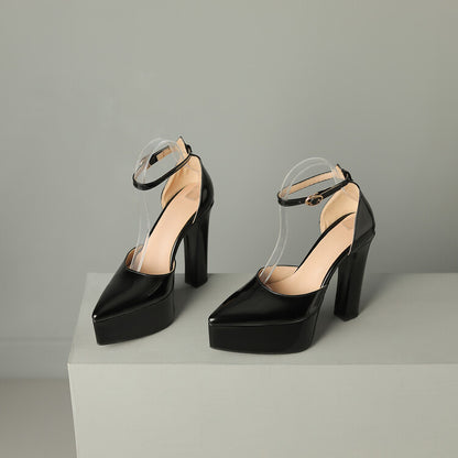 Anmutige Orthopädische Sandalen für modernen Look