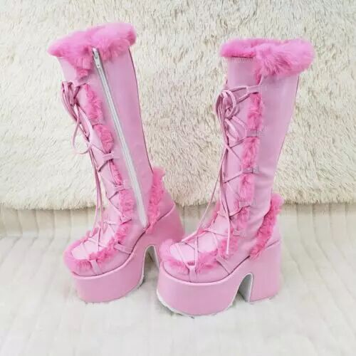 Schicke orthopädische Stiefel mit einzigartigem Design