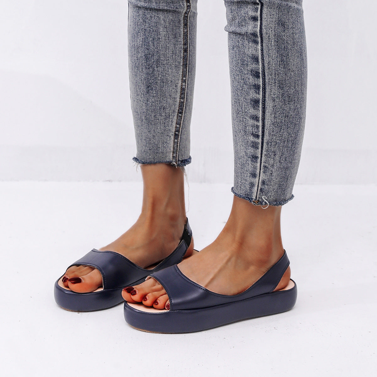 Anmutige Orthopädische Sandalen für modernen Look