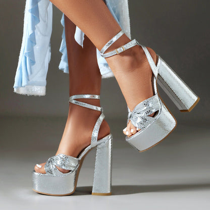 Anmutige Orthopädische Sandalen für modernen Look