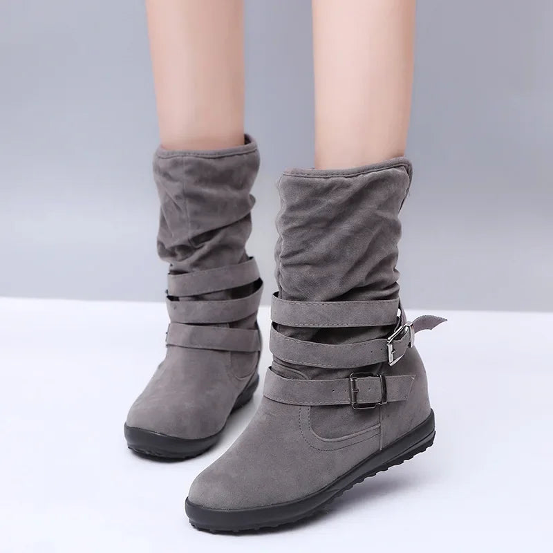Stützende und trendige orthopädische Stiefel