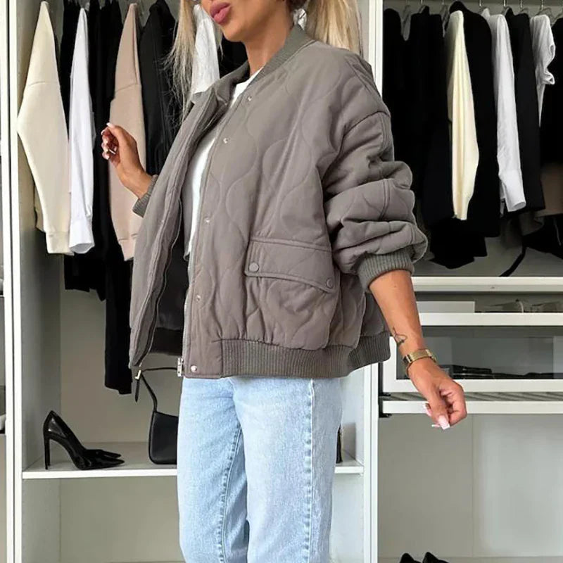 Klassisch gestaltete Jacke