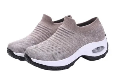 Elegante und stützende orthopädische Turnschuhe