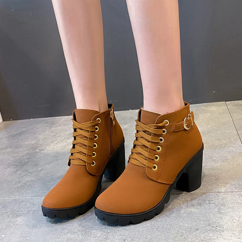 Modische und stützende orthopädische Stiefel