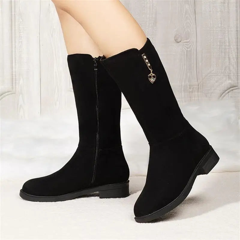 Modische und stützende orthopädische Stiefel