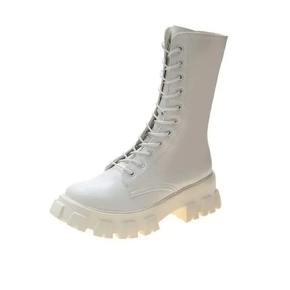 Modische und stützende orthopädische Stiefel