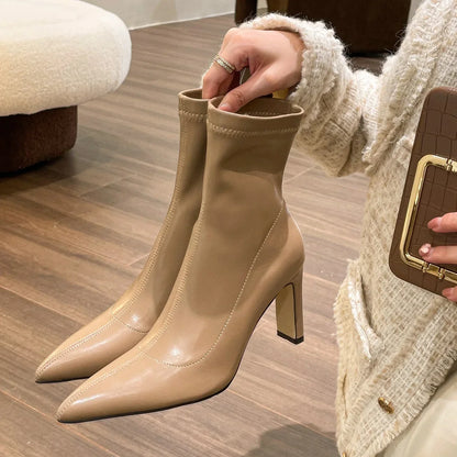 Maßgeschneiderte und bequeme orthopädische Stiefel