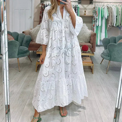 MW | Elegantes Kleid mit gestickten Ösen