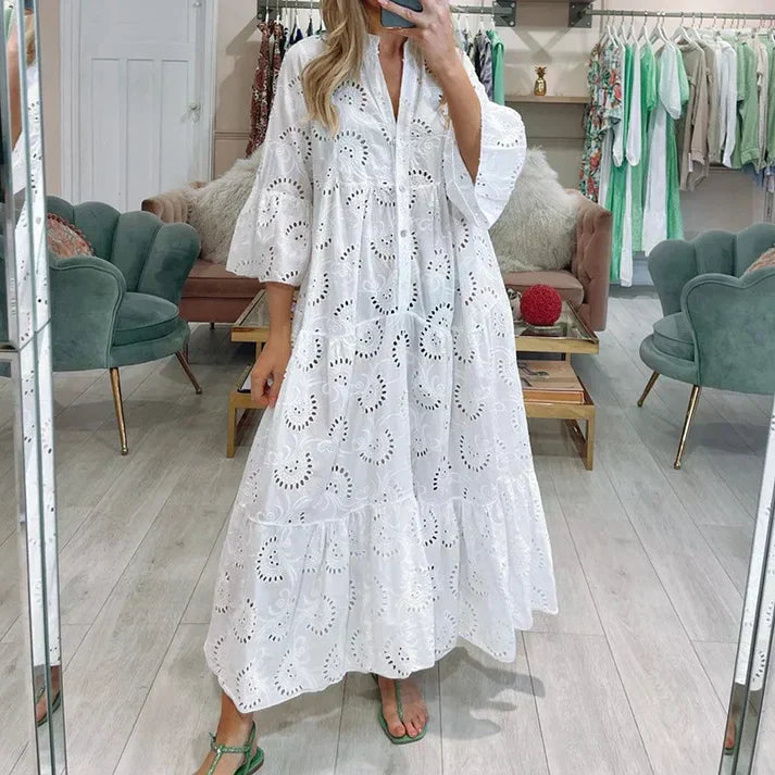 MW | Elegantes Kleid mit gestickten Ösen