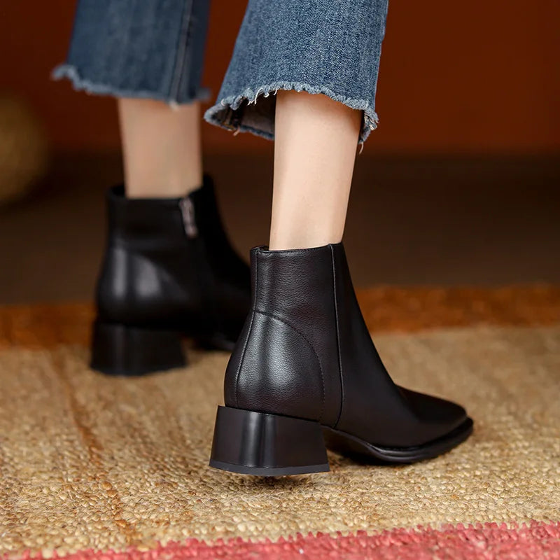Maßgeschneiderte und bequeme orthopädische Stiefel