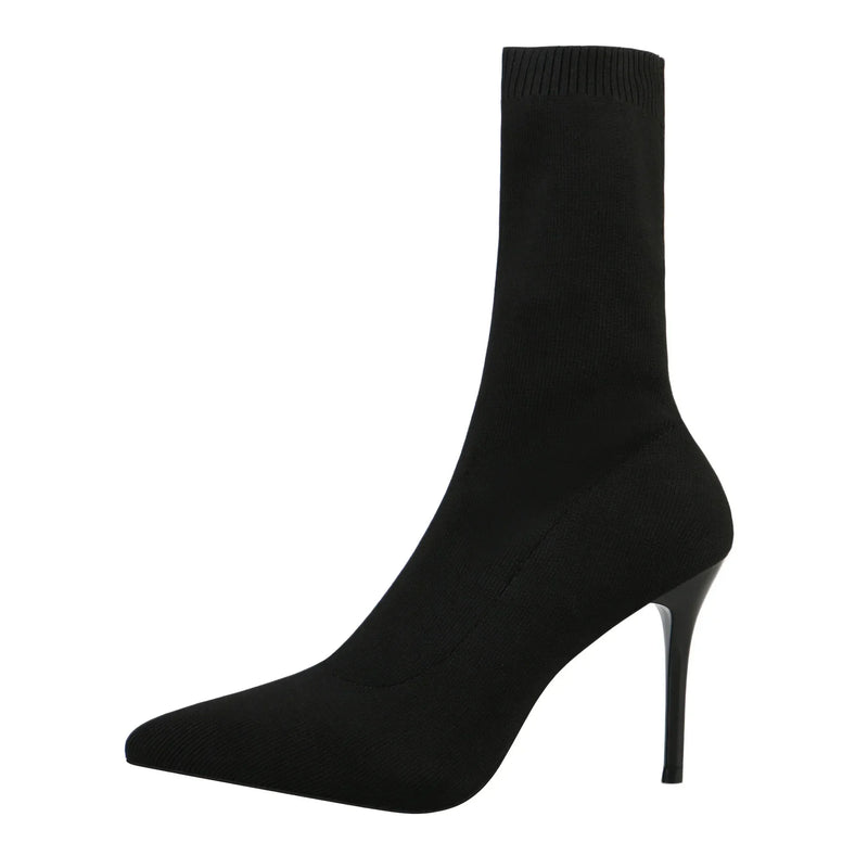 Elegante und stützende orthopädische Absätze