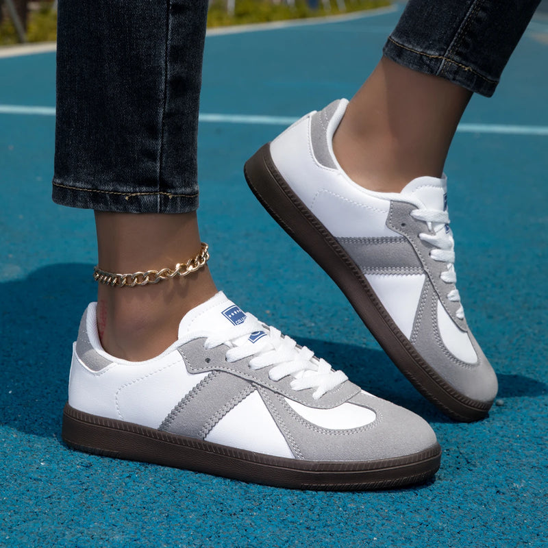 Modische und stützende orthopädische Turnschuhe