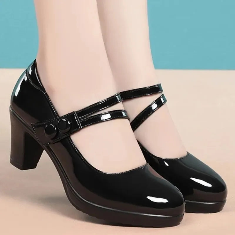 Stützende und stilvolle orthopädische Schuhe