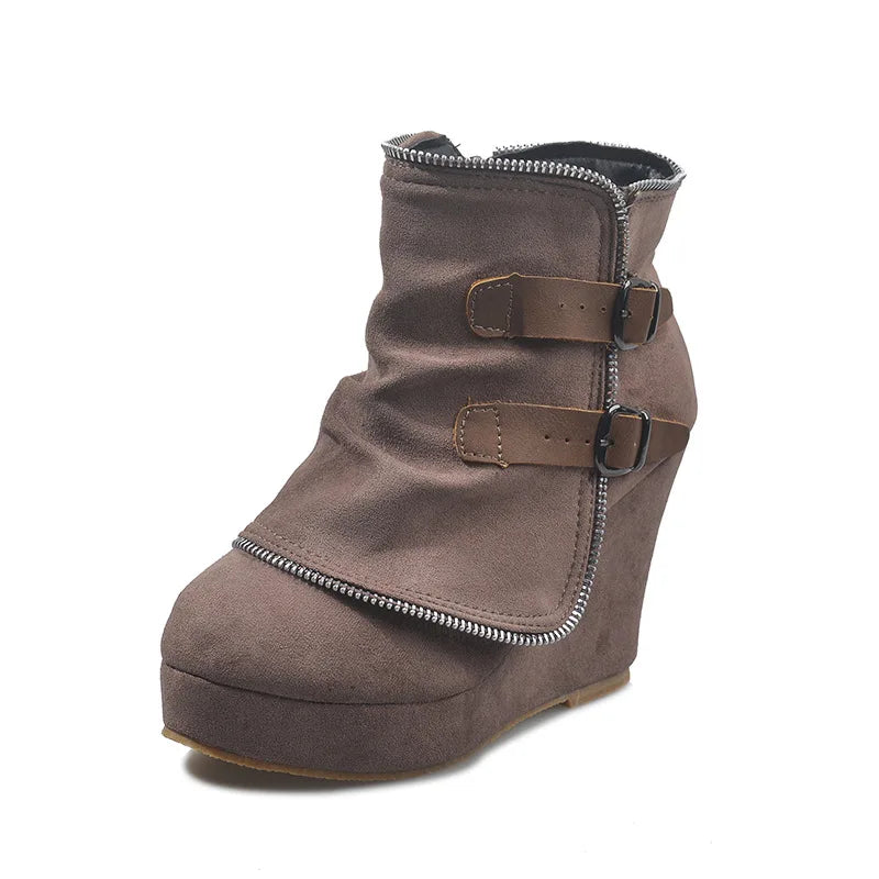 Stützende und stilvolle orthopädische Stiefel